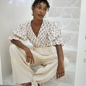 Meets  wrap Top in peony, new, M